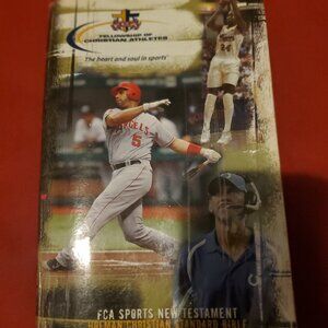 USED FELLOWSHIP OF CHRISTIAN ATHLETES BOOK SOFTCOVER HOLMAN CHRISTIAN STANDARD B